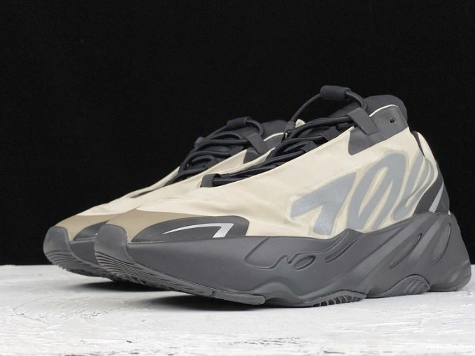 Bone Adidas Boost 700 MNVN Yeezy FY3729 0714
